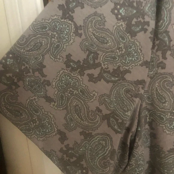 LuLaRoe Iris Gray & Blue Paisley Tunic 2XL - Picture 3 of 5